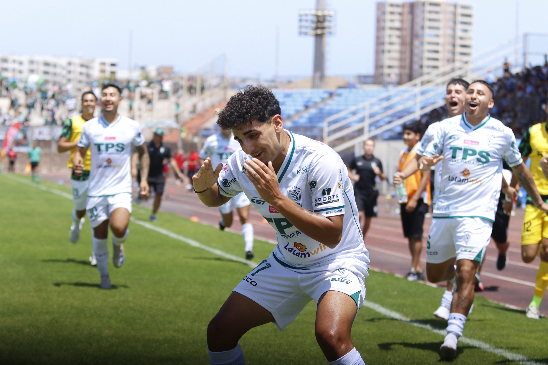 Santiago Wanderers es líder en solitario del Ascenso
