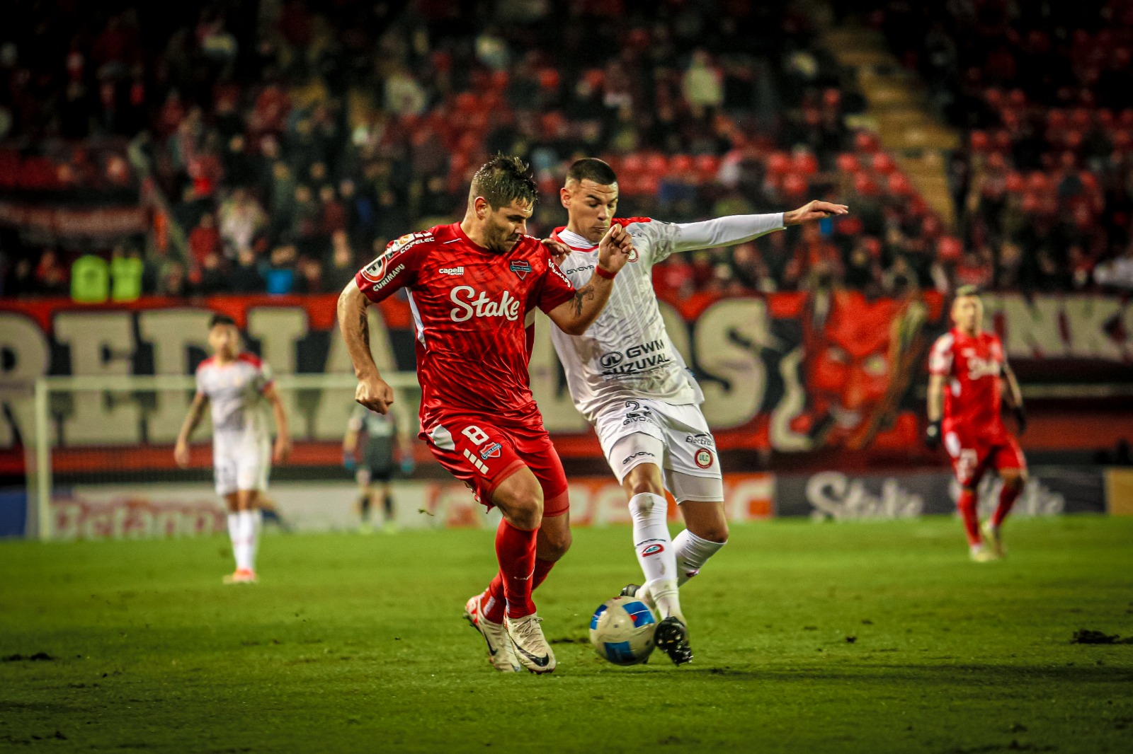 Ñublense salvó un empate frente a La Calera