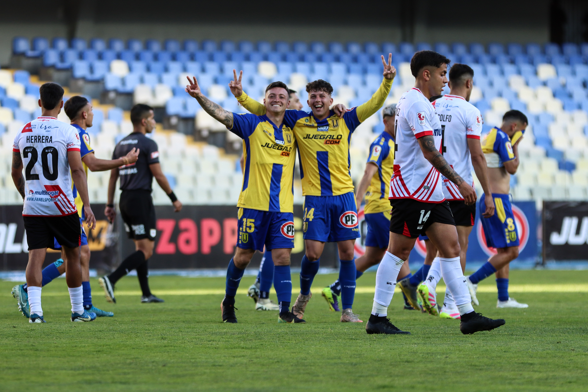 Universidad de Concepción mantiene el liderato tras ganar a Curicó