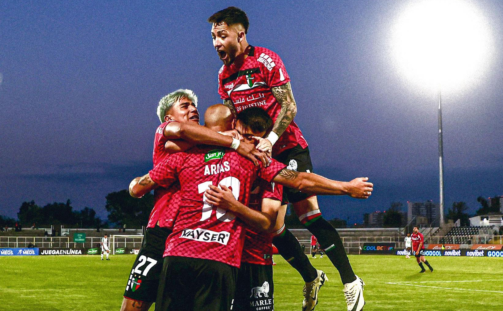Palestino se ilumina camino al “Chile 2”